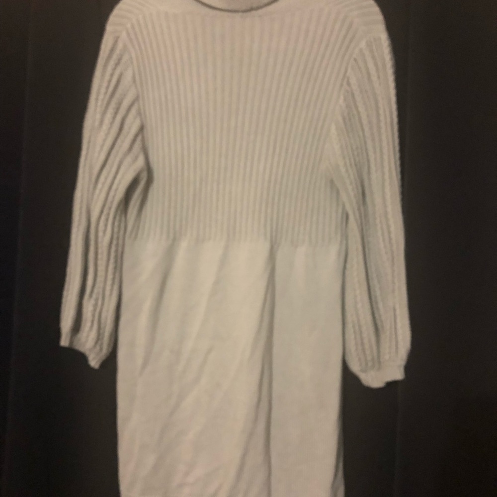 Light weight sweater